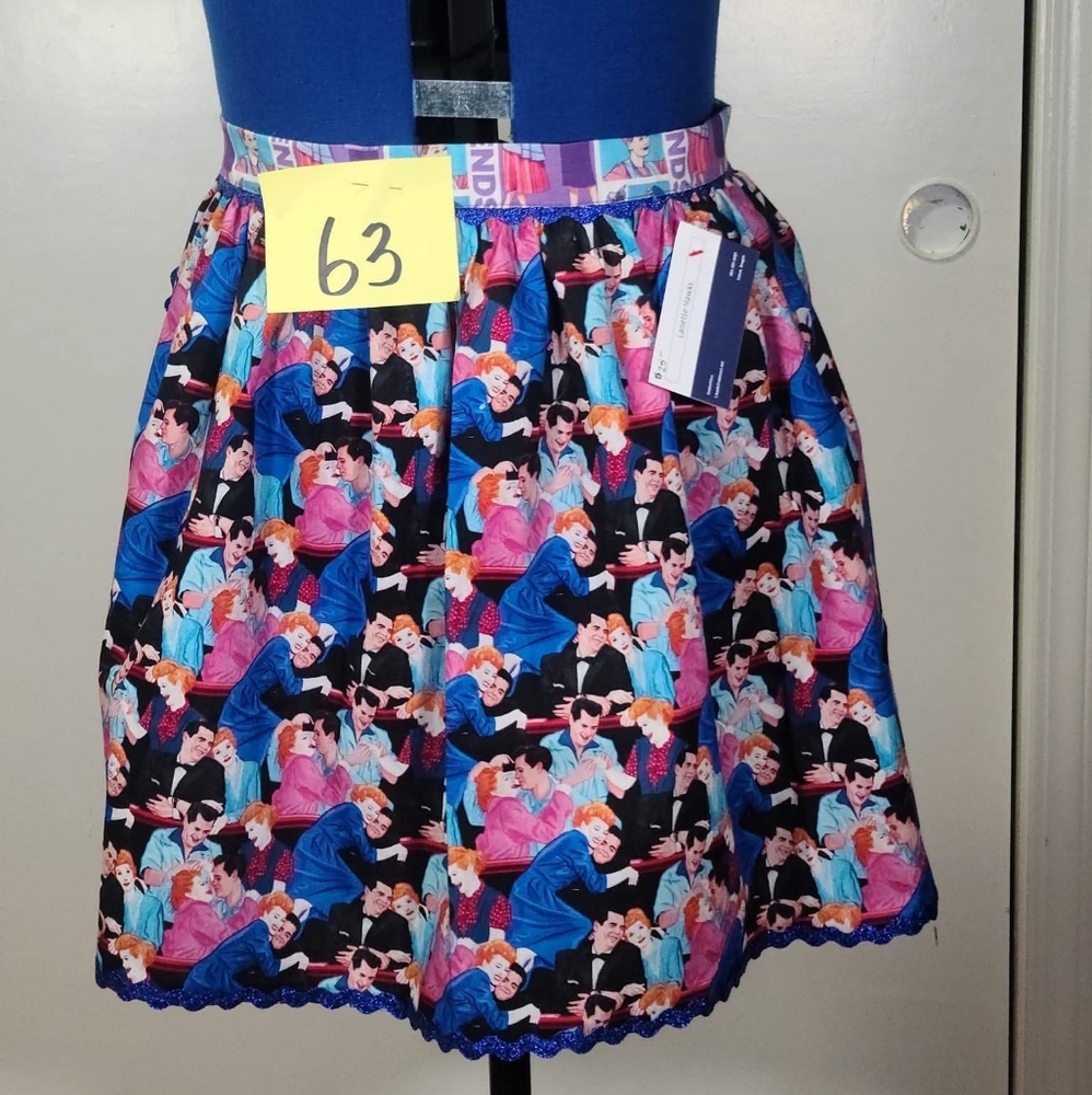 Aprons - Picture 8 of 9